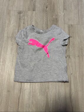 Puma Girls' Heather Gray Tee with Hot Pink Puma Logo